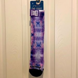 Mens purple and blue tie dye socks